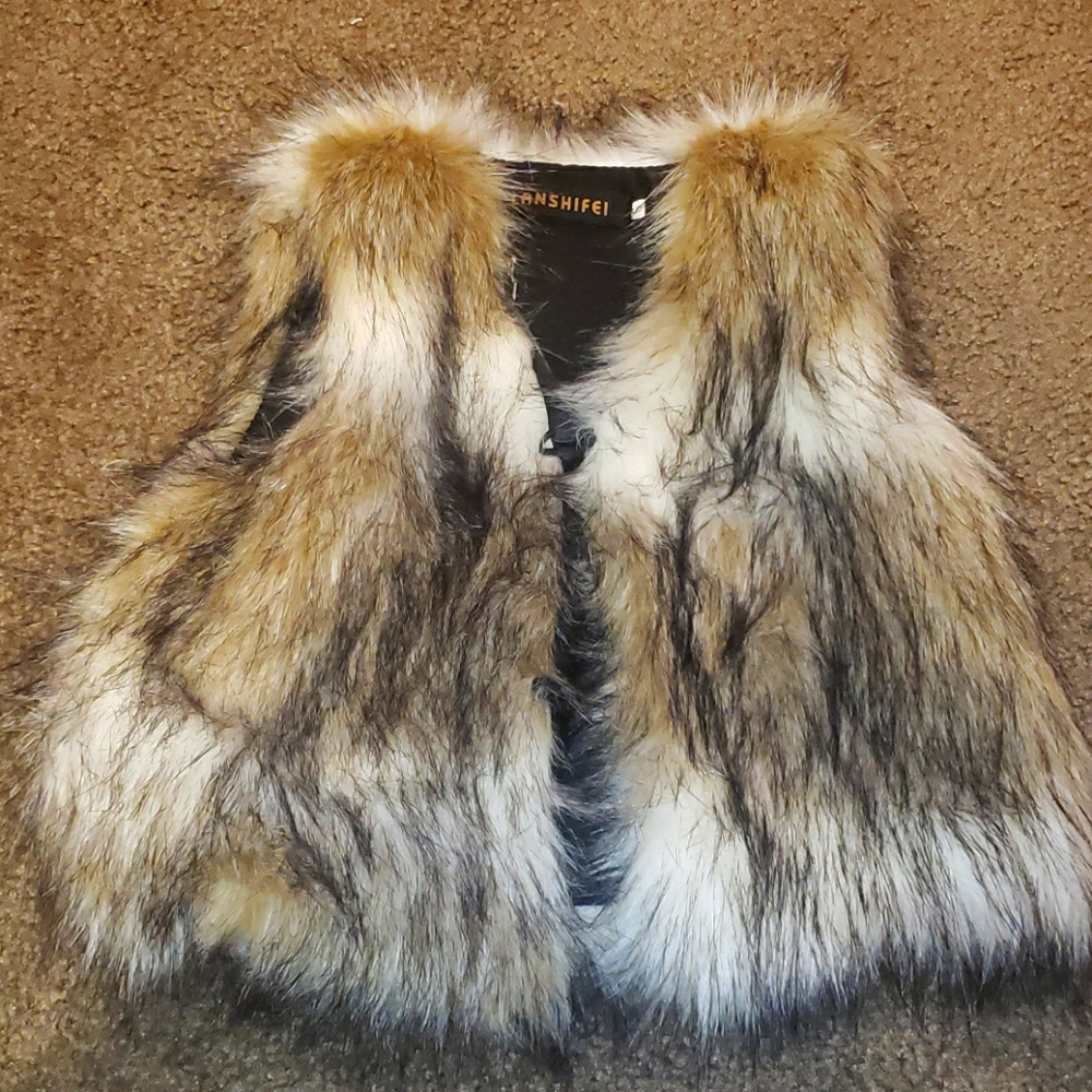 🌼Bundle🌼 4 FOR $25 Polyester Faux Fur Vest